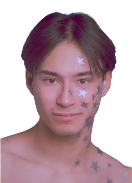 Retrato en tonos azules con estrellas blancas sobre el rostro